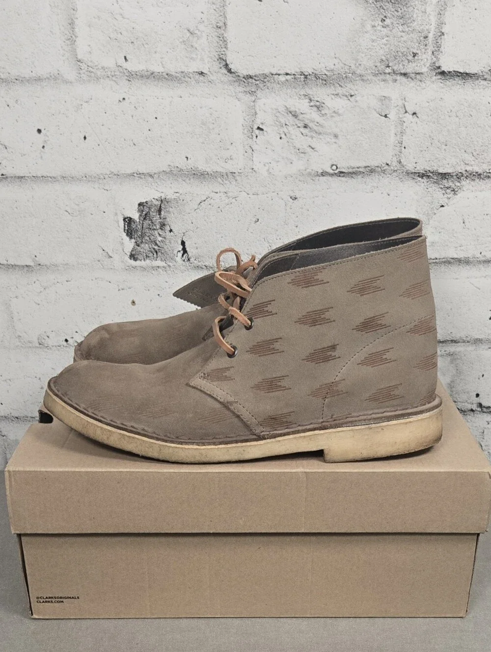 Clarks Originals Torrun Suede Desert Boots Mens 9.5 Taupe Portugal